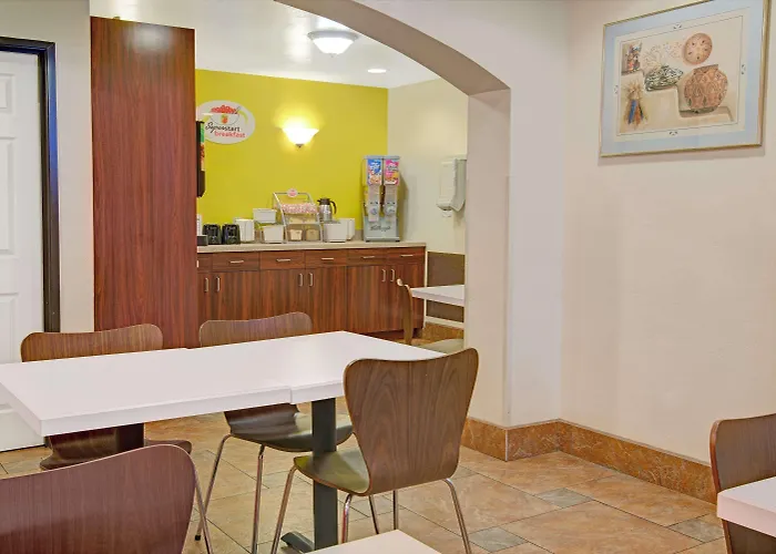 Super 8 By Wyndham Las Cruces University Area