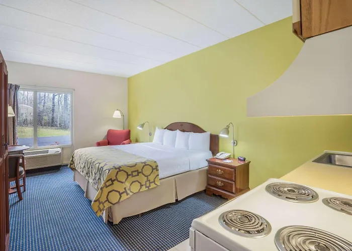 Baymont By Wyndham Warrenton Hotel