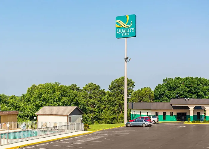 Quality Inn Hurricane Mills I-40