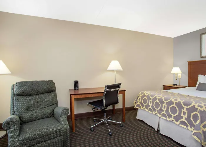 Baymont By Wyndham Hays Hotel