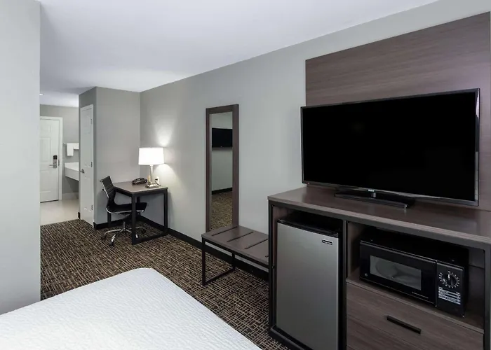 Ramada By Wyndham Sellersburg/Louisville North