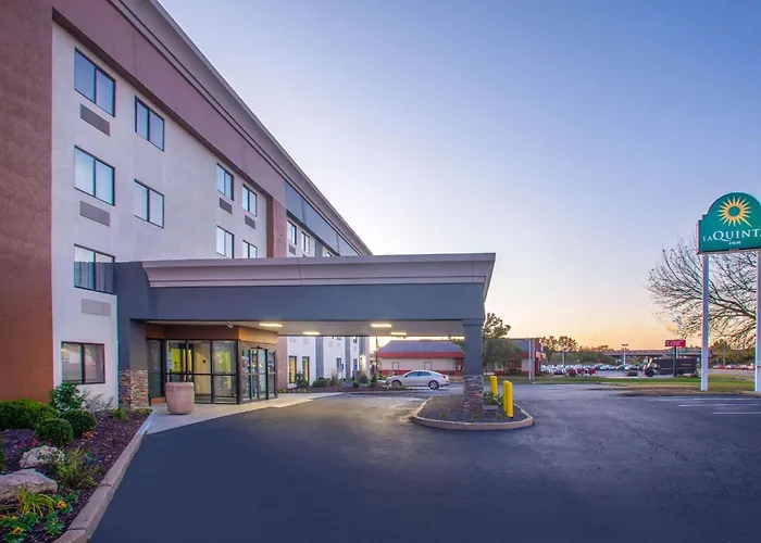 La Quinta Inn By Wyndham St. Louis Hazelwood - Airport North