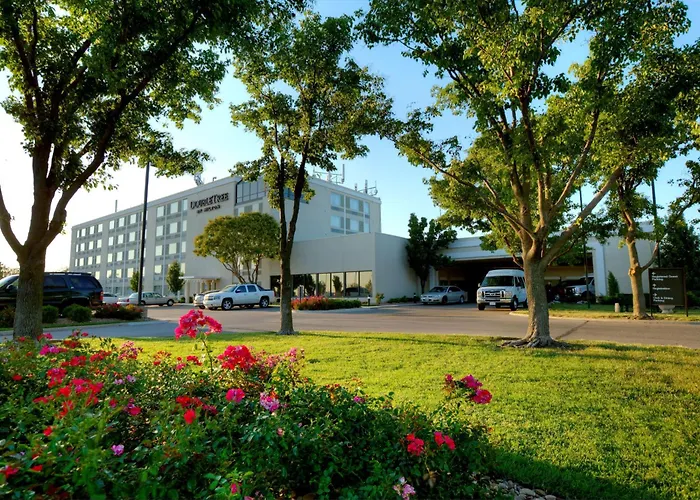 Doubletree By Hilton Wichita Airport