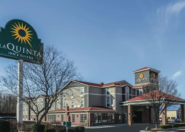 La Quinta By Wyndham Kansas City Airport