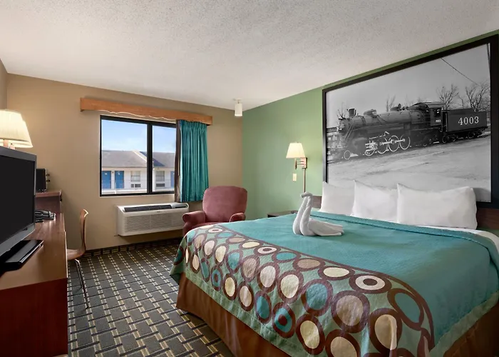 Super 8 By Wyndham Russellville