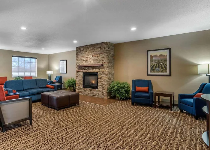 Comfort Suites Cedar Falls Industrial Park