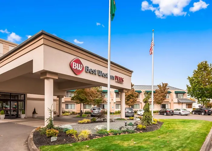 Best Western Plus Edmonds Harbor Inn