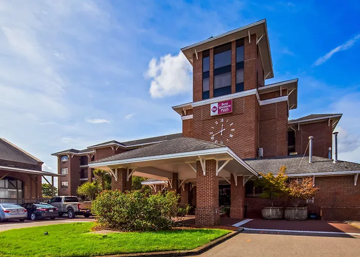 Best Western Plus Coastline Inn