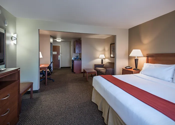 Holiday Inn Express & Suites Lewisburg By Ihg