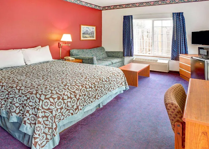 Days Inn & Suites By Wyndham Gresham