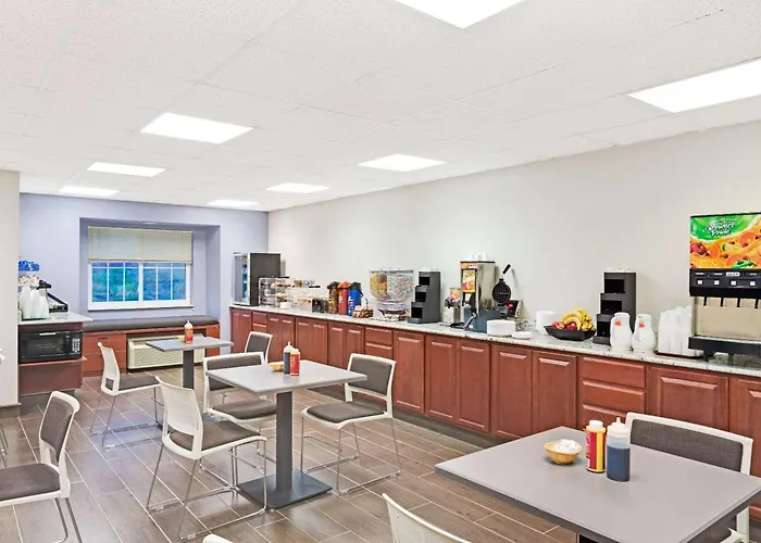 Microtel Inn & Suites Urbandale