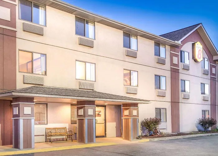 Super 8 By Wyndham Wv