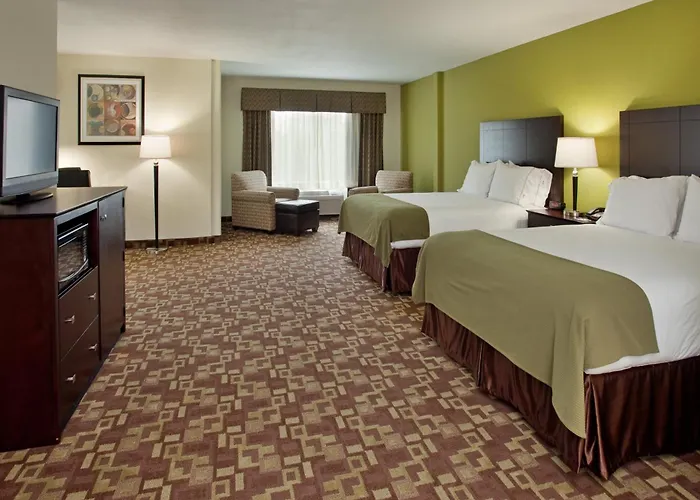 Holiday Inn Express Hotel & Suites Kansas City Sports Complex By Ihg