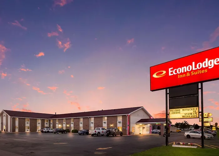 Econo Lodge Inn & Suites Escanaba North