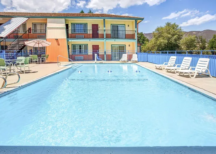 Super 8 By Wyndham Yreka