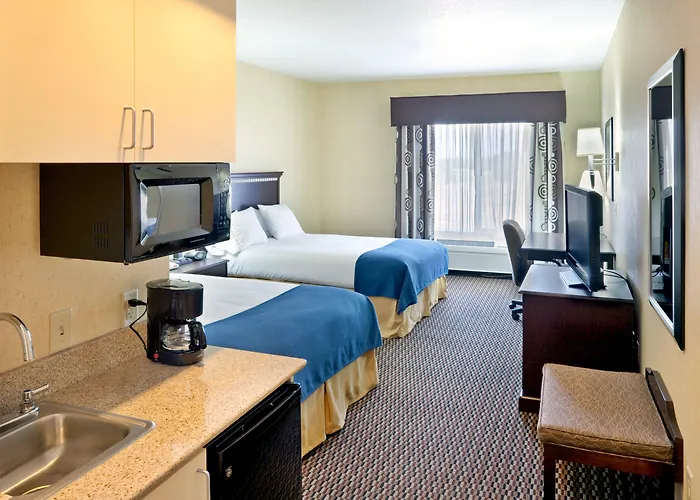 Holiday Inn Express & Suites - Idaho Center By Ihg