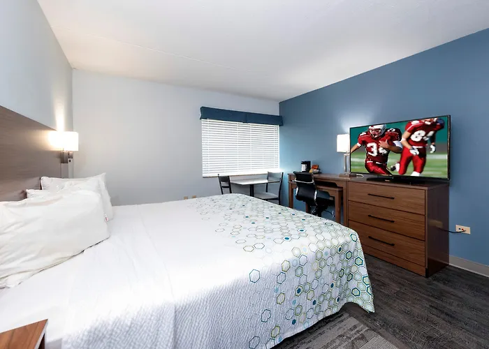 Red Roof Inn & Suites Wilmington - New Castle