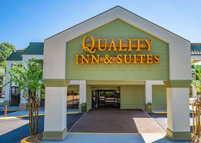 Quality Inn & Suites Near Six Flags - Austell