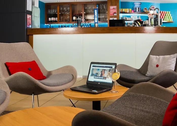 Holiday Inn Express Newport By Ihg