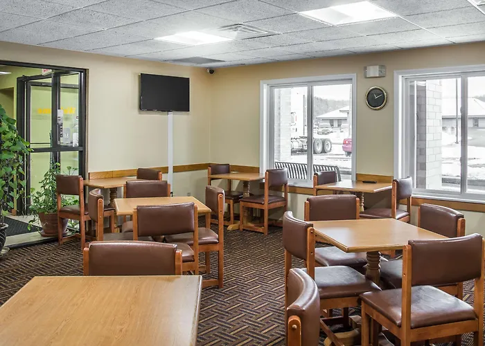 Econo Lodge River Falls