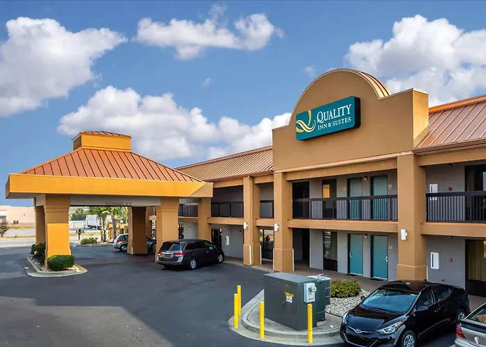 Quality Inn & Suites Near Robins Air Force Base