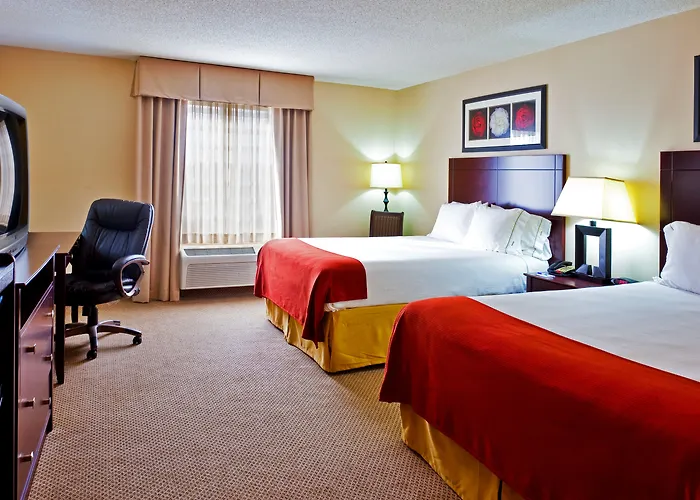 Holiday Inn Express Hotel & Suites Dickson By Ihg