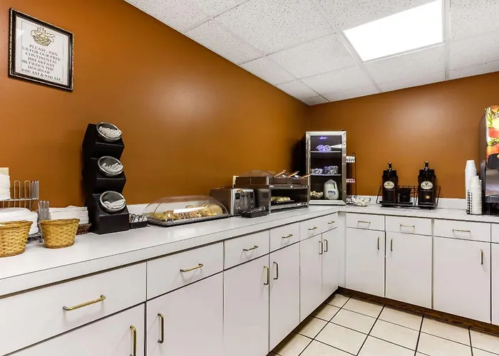 Econo Lodge Inn & Suites Dickson