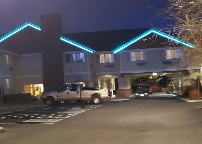 Country Inn & Suites By Radisson, Bend, Or