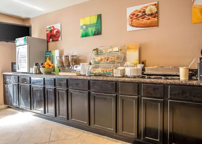 Quality Inn & Suites West Bend