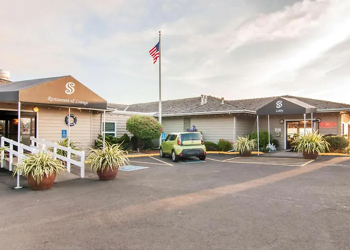 Clarion Inn Surfrider Resort