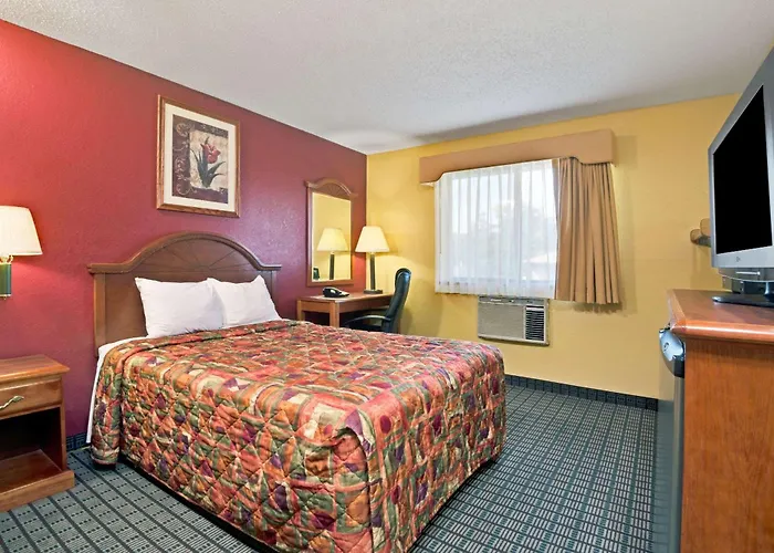 Days Inn By Wyndham Torrington