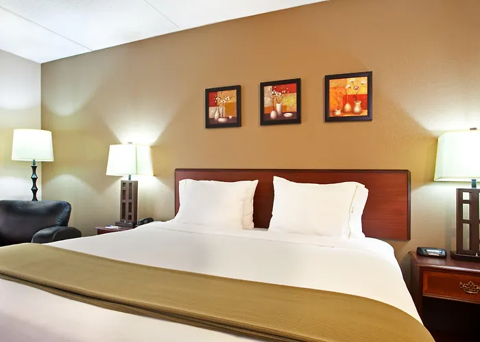 Holiday Inn Express Schaumburg- By Ihg