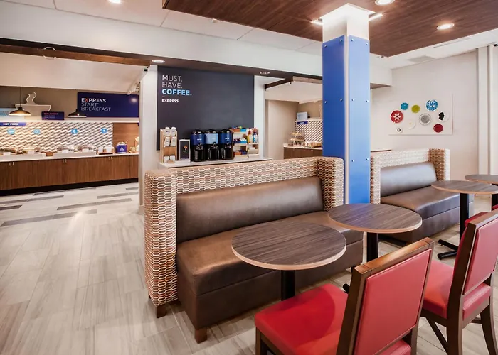 Holiday Inn Express & Suites Richburg By Ihg