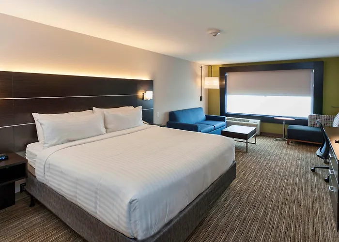 Holiday Inn Express & Suites - Dodge City By Ihg