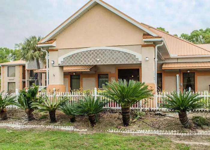 Quality Inn Near Manatee Springs State Park
