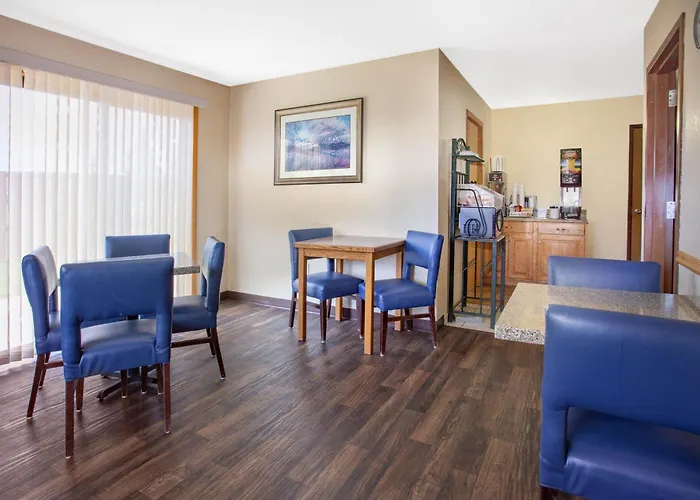 Super 8 By Wyndham Lewistown