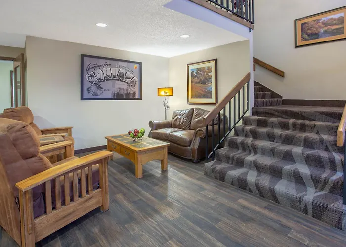 Super 8 By Wyndham Lewistown