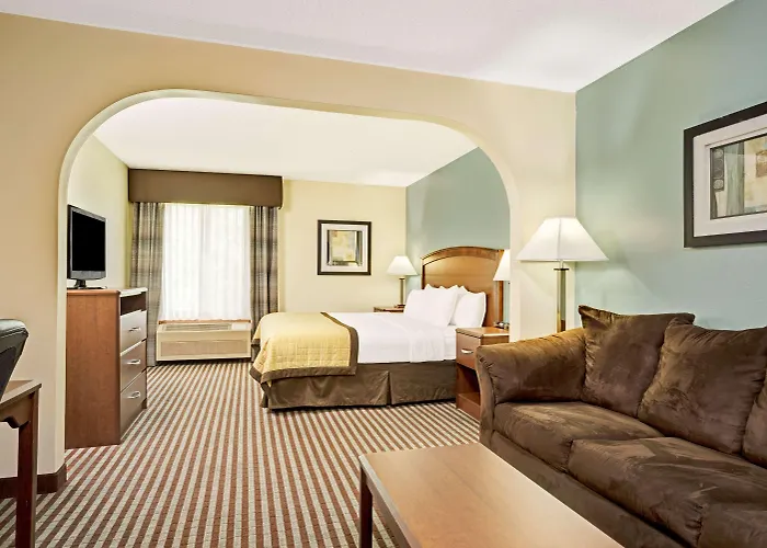 Baymont By Wyndham Wahpeton Hotel