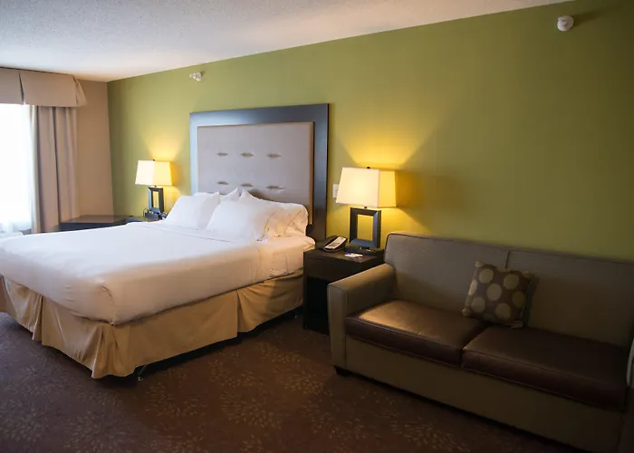 Holiday Inn Express & Suites Northwood By Ihg
