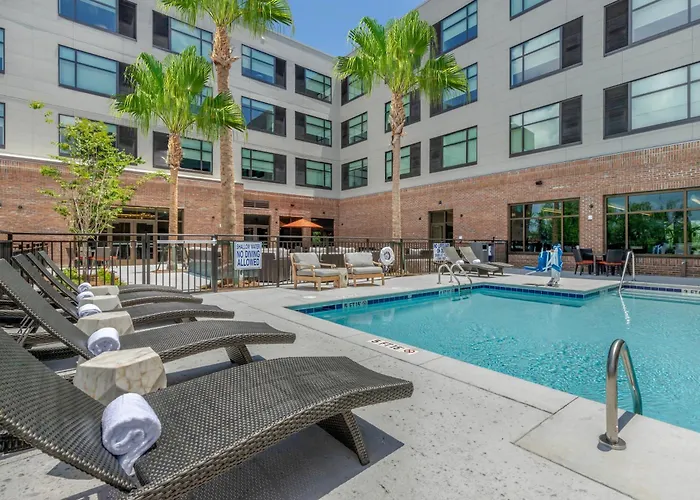 Doubletree By Hilton Riverview