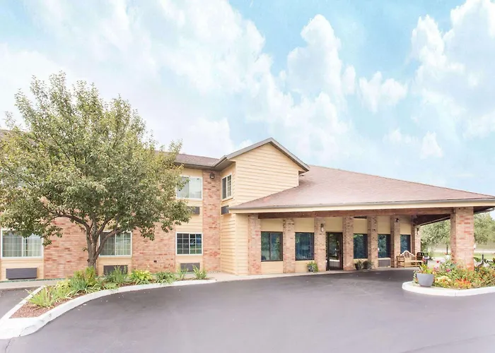 Baymont By Wyndham Muskegon
