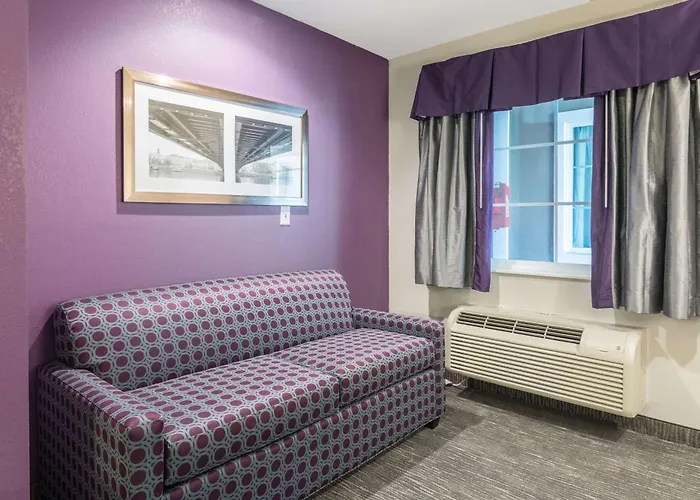 Econo Lodge Inn & Suites North Little Rock Near Riverfront