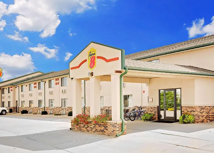 Super 8 By Wyndham St. James