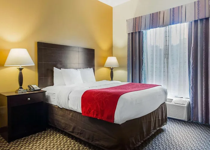 Comfort Suites Clinton Near Presbyterian College