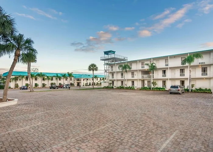Lakeshore Resort And Marina