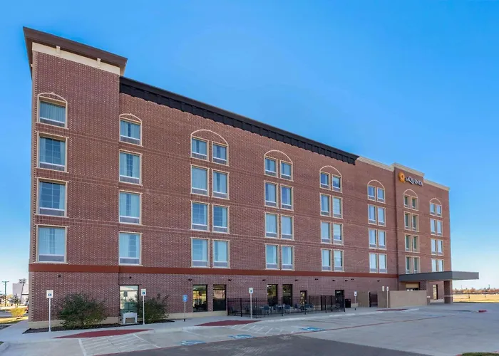 La Quinta Inn & Suites By Wyndham Dallas - Frisco Stadium