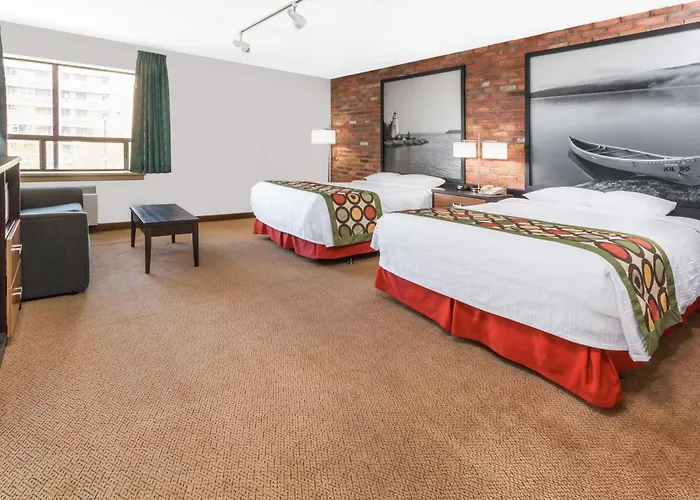 Super 8 By Wyndham Sudbury On Hotel