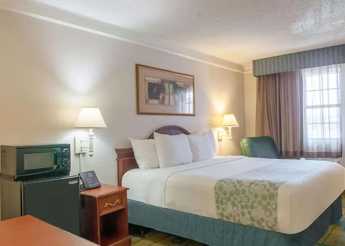 La Quinta Inn By Wyndham New Orleans Veterans / Metairie