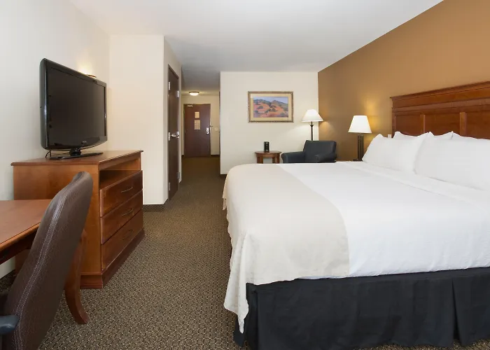 Holiday Inn Express & Suites By Ihg
