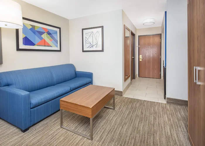 Holiday Inn Express & Suites Bishop By Ihg